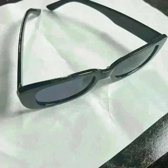 Fashion sunglasses - Picture 3 of 3